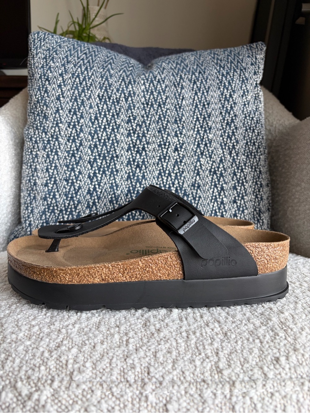 Papillio by Birkenstock Gizeh Flex Platform~ size 39/8-8.5